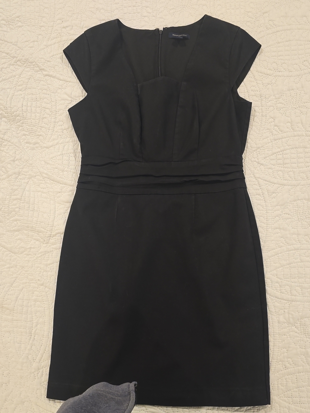 Banana Republic Black Cap-Sleeve Sheath Dress
